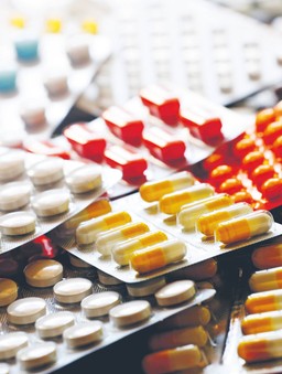 Polacy leczą duszę suplementami. Wątpliwości budzi ich skład i skuteczność