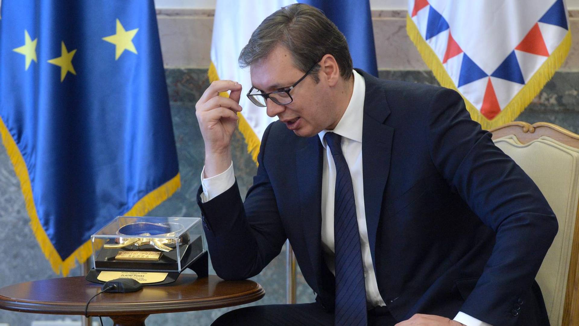 Iskreno žalimo osobu koja vodi Vučićev Twitter nalog