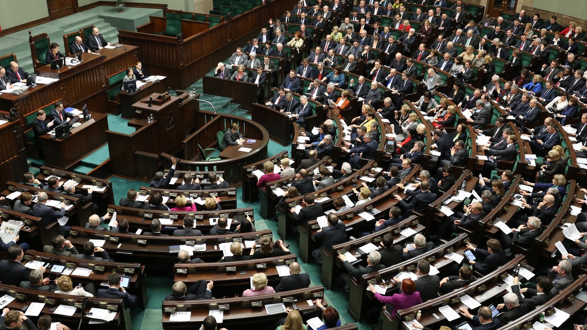 Sejm zajmie się wnioskiem o konstruktywne wotum nieufności dla rządu PO-PSL na pierwszym posiedzeniu w marcu - powiedział wicemarszałek Sejmu Eugeniusz Grzeszczak (PSL). Wniosek z kandydaturą prof. Piotra Glińskiego na premiera klub PiS złożył w poniedziałek.