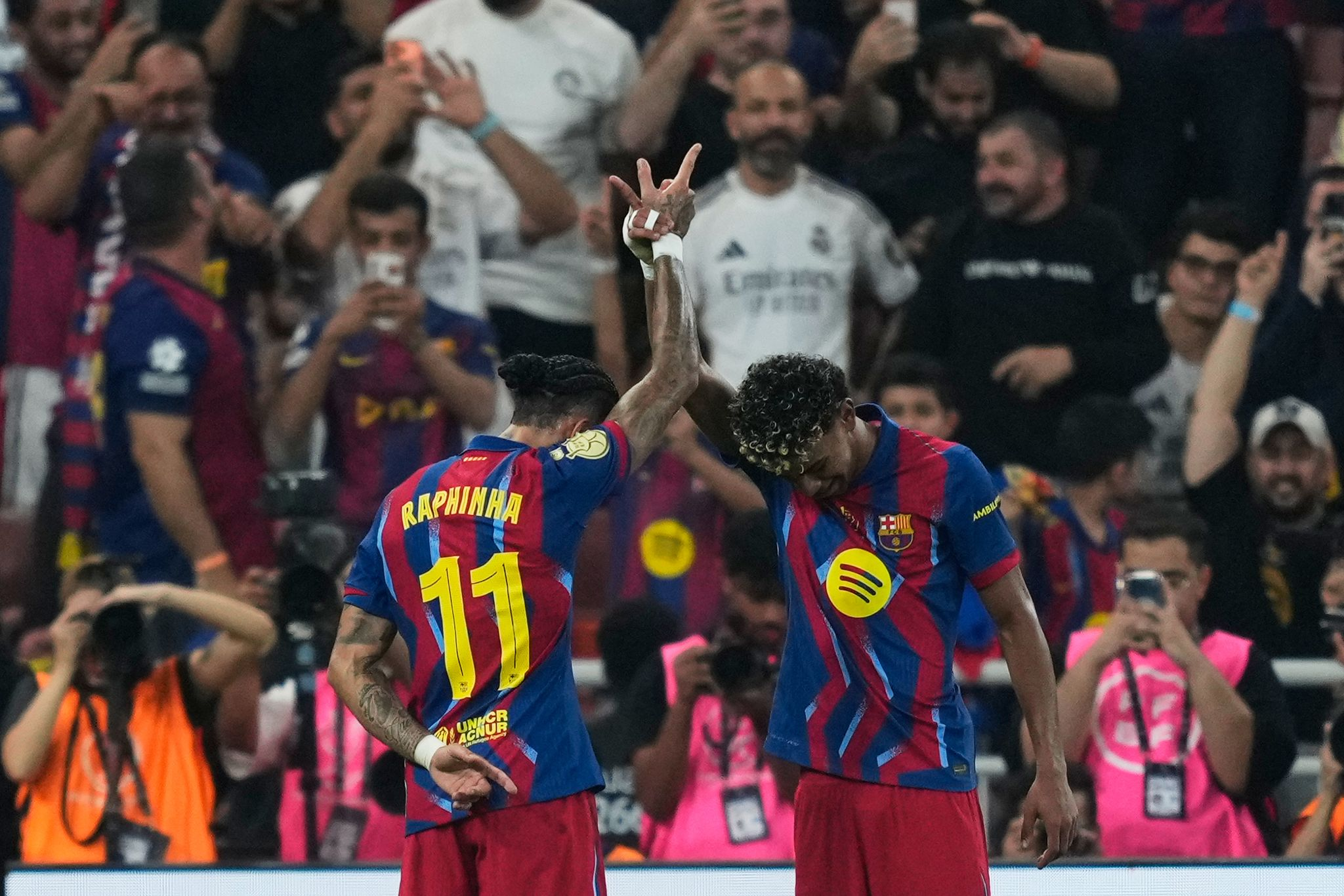 Clásico-Spektakel: Barcelona schlägt Real 3:2 und holt Supercup