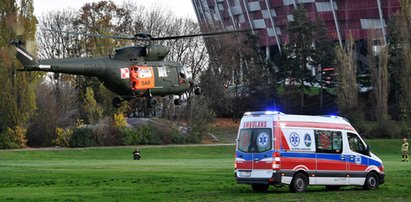 Pierwszy śmigłowiec wylądował przy Szpitalu Narodowym. Karetka już czekała [ZDJĘCIA]