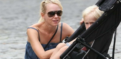 Naomi Watts - mama na medal. Foto