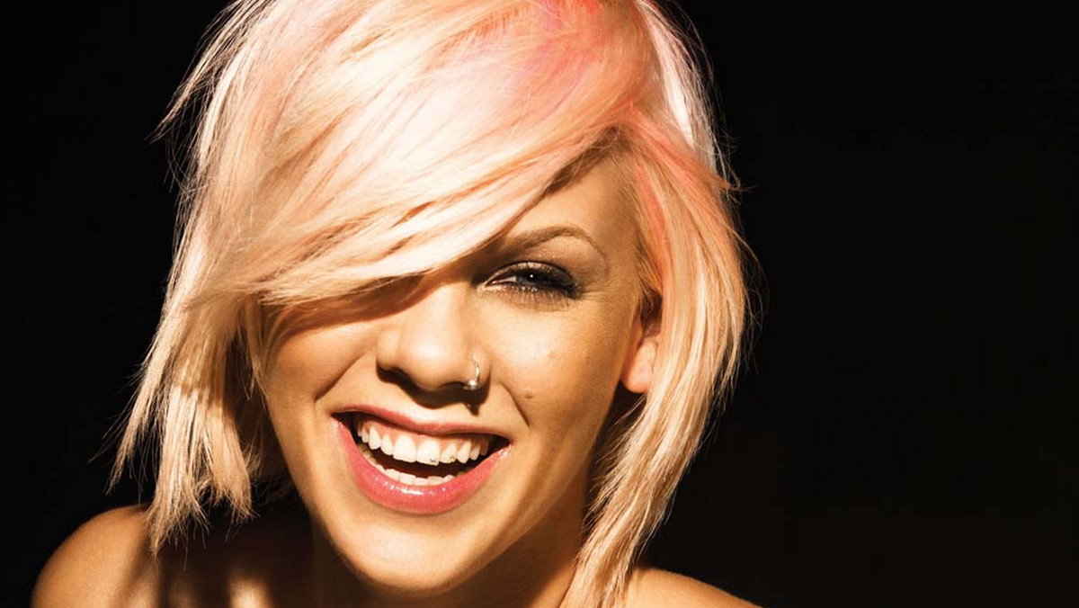 Pink udostępniła swoim fanom najnowszy singiel zatytułowany "Blow Me (One Last Kiss)".
