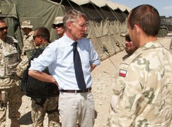 Ambasador w Afganistanie bez ochrony