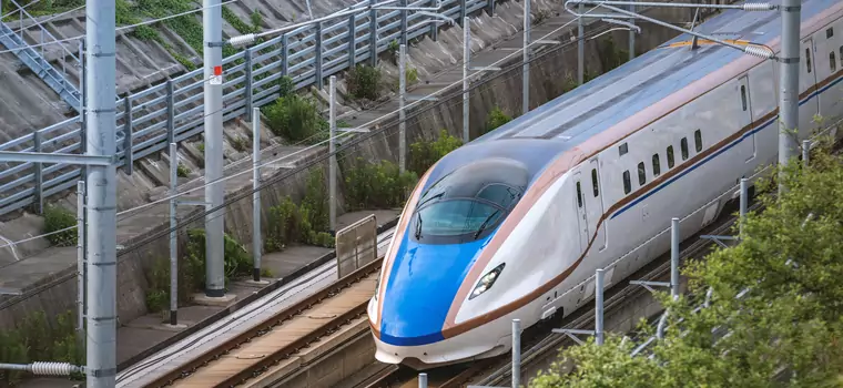 Pierwszy przejazd autonomicznego superpociągu Shinkansen. Na peronie "pomylił się" o 8 cm