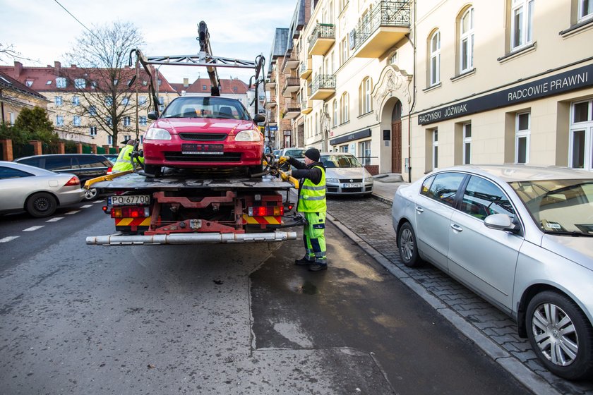 Usuwają wraki z ulic Poznania