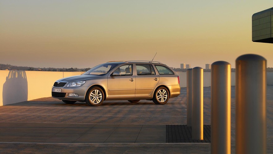 Za ekstra kasę można będzie zażyczyć sobie skrętne reflektory ksenonowe
