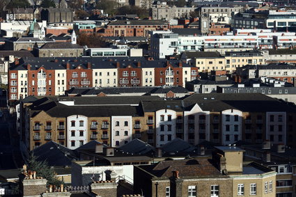 Irlandia zbuduje tysiące domów socjalnych. Kraj potrzebuje 112 tys. budowlańców