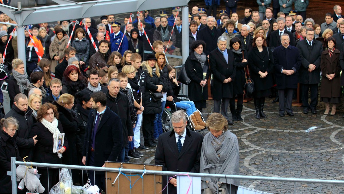 Kilka tysięcy ludzi zgromadziło się dzisiaj w Liege, by uczcić pamięć osób, które dokładnie tydzień temu zginęły w strzelaninie na głównym placu miasta. W uroczystości uczestniczyli m.in. następca belgijskiego tronu książę Filip oraz premier Elio Di Rupo.