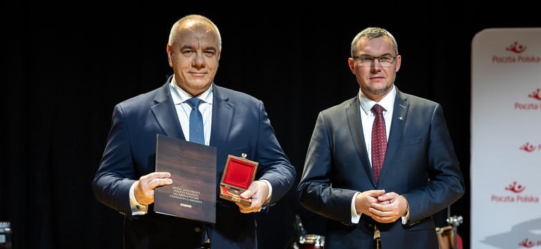 Jacek Sasin z medalem Poczty Polskiej za szczególne zasługi