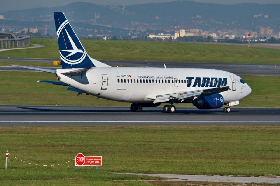 Jaskółka na ogonie samolotu rumuńskich linii Tarom