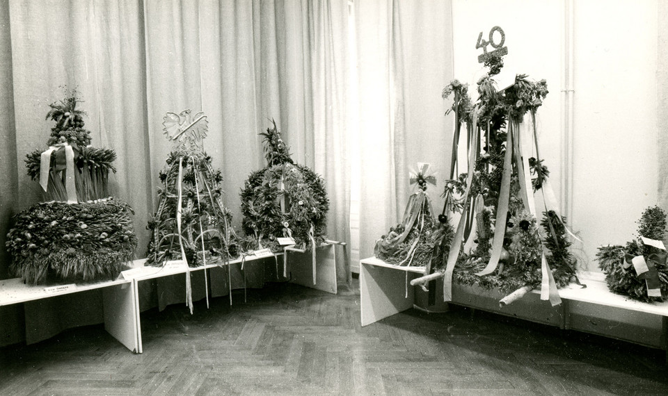 Wystawa "Wieńce i korony żniwne" (Muzeum Etnograficzne we Wrocławiu, 1984 r.) 