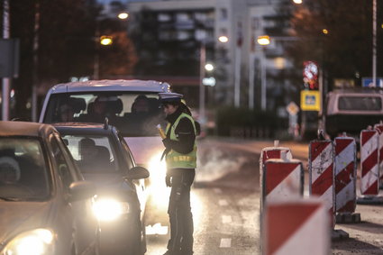 Policja zaostrza kontrole oświetlenia w samochodach. Kierowcom grożą wysokie mandaty