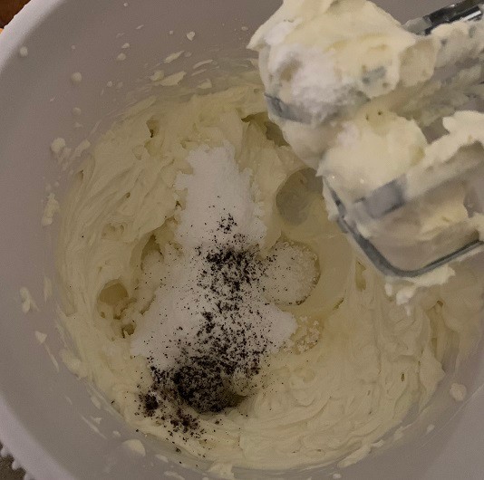 Nepečený čokoládový cheesecake.