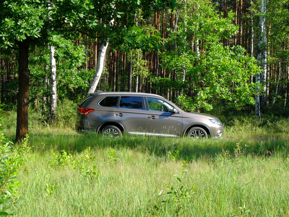 Mitsubishi Outlander 2.0/150 KM CVT 4x4 cena czyni cuda