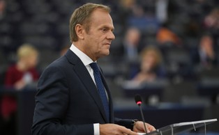 Tusk o dyrektywie o prawach autorskich: Wolność w sieci nie jest zagrożona