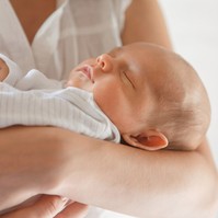 Gyors beavatkozás: sikeres otthonszülést vezényeltek le a mentősök