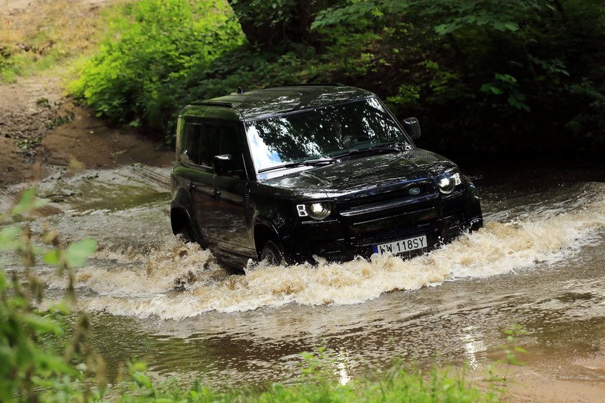 Land Rover Defender 110 