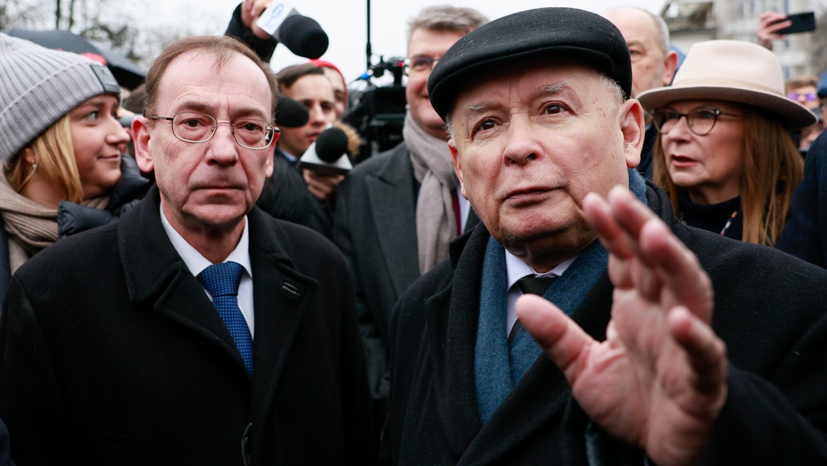 Jarosław Kaczyński i Mariusz Kamiński przed Sejmem