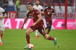Lewandowski bliżej PSG? Agent Polaka rozmawiał z władzami klubu