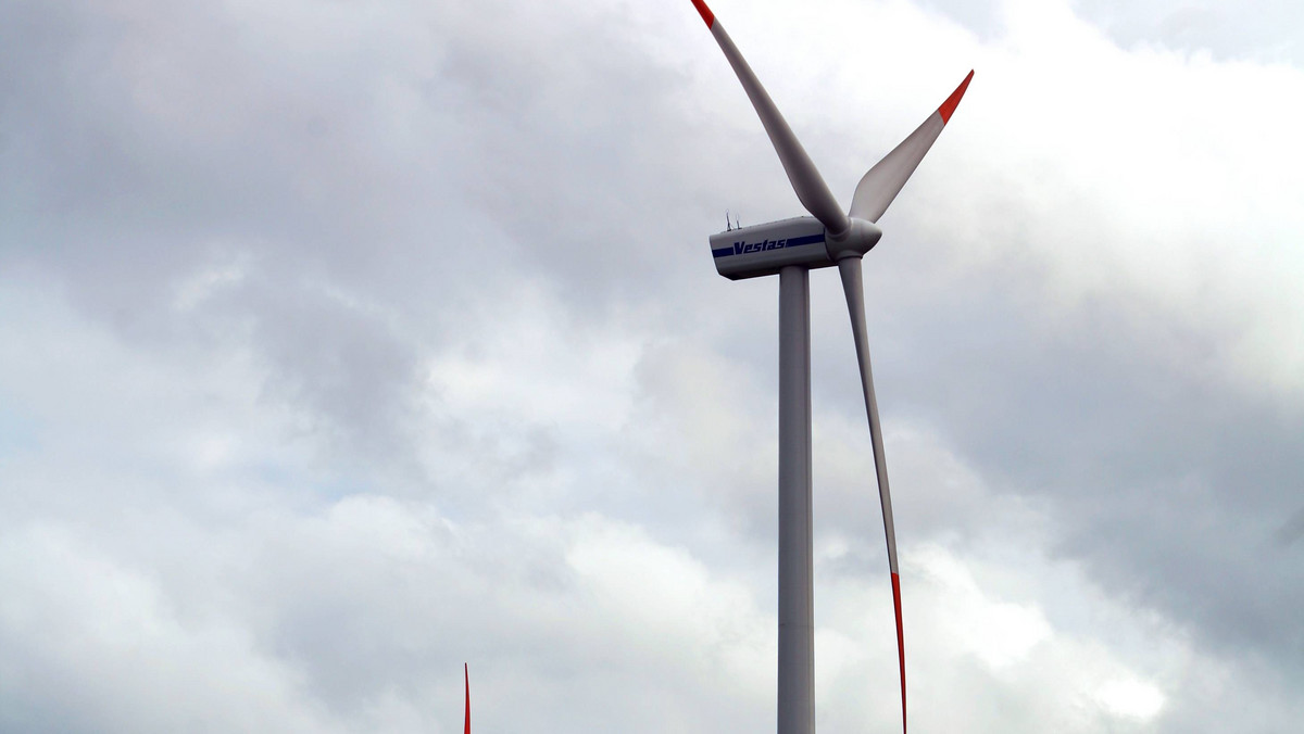 15 turbin wiatrowych uruchomił w Tychowie (Zachodniopomorskie) koncern energetyczny RWE. Park Wiatrowy Tychowo to trzecia inwestycja RWE w energię wiatrową w Polsce. Firma ma w naszym kraju 49 turbin o łącznej mocy 108 megawatów.