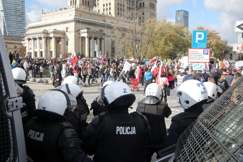 Protest na placu Defilad w Warszawie