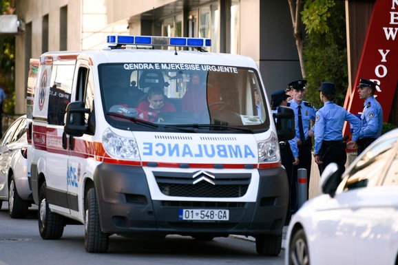 POVREĐENO 11 OSOBA Teška nesreća kod Dečana: Učestvovala tri vozila