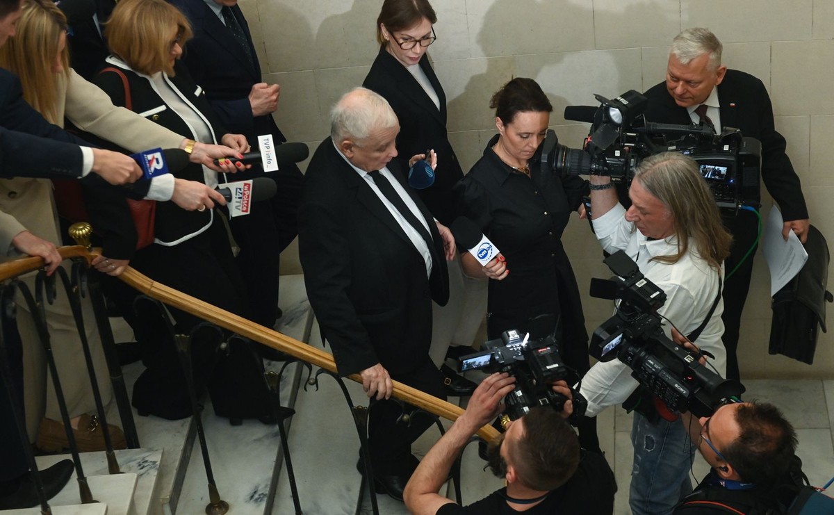 Prezydium Sejmu ma przed południem zdecydować o karach wobec sześciu posłów w tym Kaczyńskiego za ich słowa wobec Giertycha.