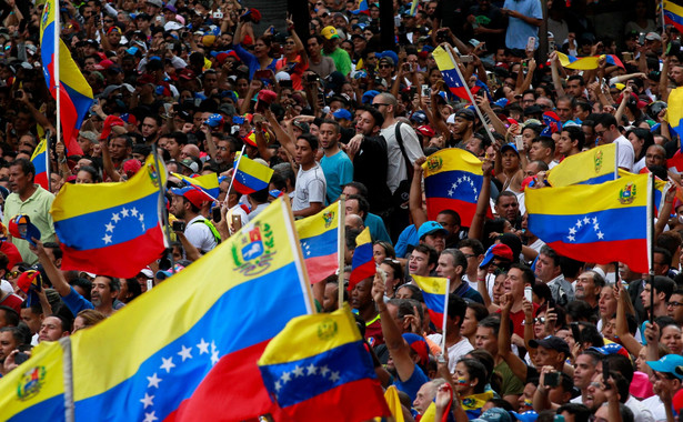 Wenezuela na skraju wojny domowej. Lider opozycji ogłosił się prezydentem. Uznały go UE i USA. Rosja i Chiny wspierają Maduro