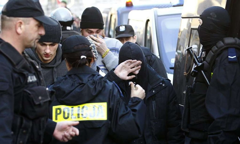 policja, zadyma, demonstracja, dzień niepodległości