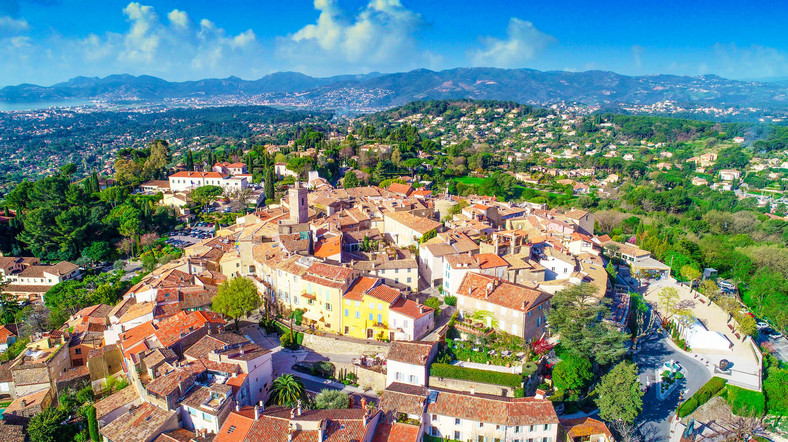 Mougins