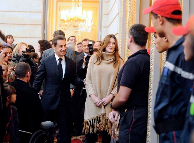 Szczęśliwi rodzice: Carla Bruni-Sarkozy i Nicolas Sarkozy – pierwsze wspólne zdjęcia po porodzie