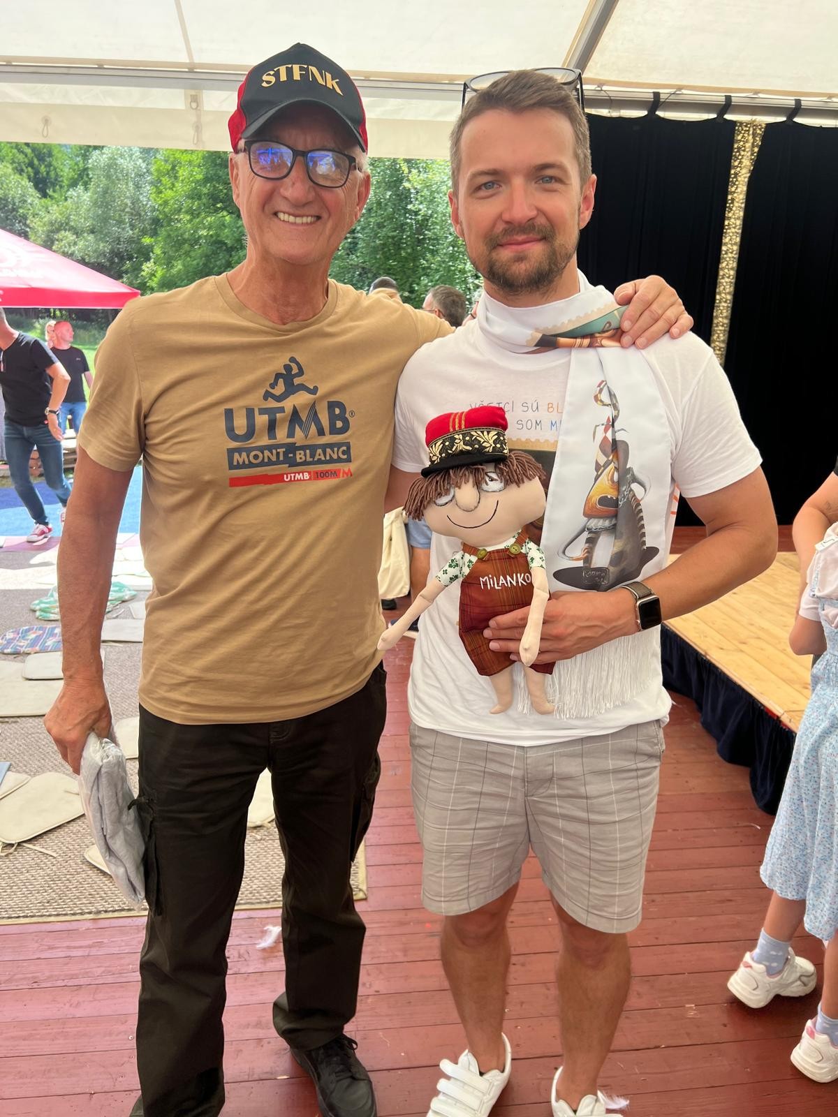Spisovateľ Jozef Banáš a jeho zať Viktor Vincze.