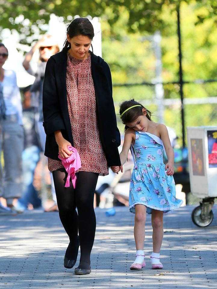 Katie Holmes z Suri na placu zabaw/fot.East News