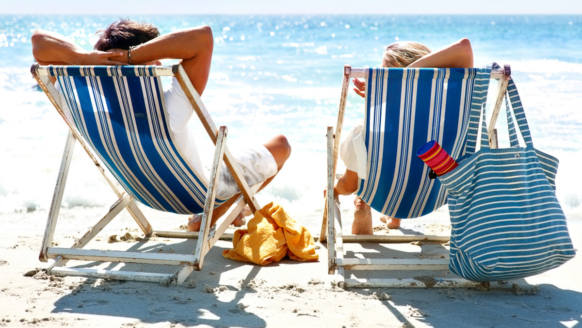 Wraz z początkiem wakacji w Trójmieście rozpoczyna się sezon plażowy. Plażowicze odpoczywać będą mogli na czterech strzeżonych kąpieliskach w Gdyni, ośmiu w Gdańsku i półtorakilometrowym odcinku strzeżonej plaży w Sopocie. Łącznie w tym sezonie na trójmiejskich kąpieliskach bezpieczeństwa plażowiczów pilnować będzie ponad 200 ratowników.