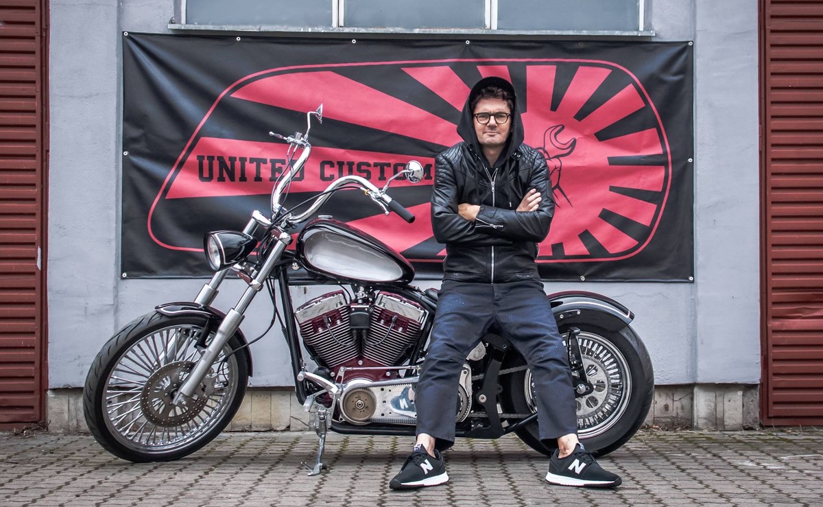 Wojewódzki sprzedaje motocykl. "Zbudowany dla mnie. Siedzenie ze skóry robione na zamówienie" [FOTO]