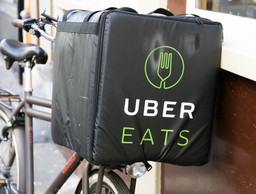 Prezes UOKiK wszczął postępowania wobec Glovo i Uber Eats