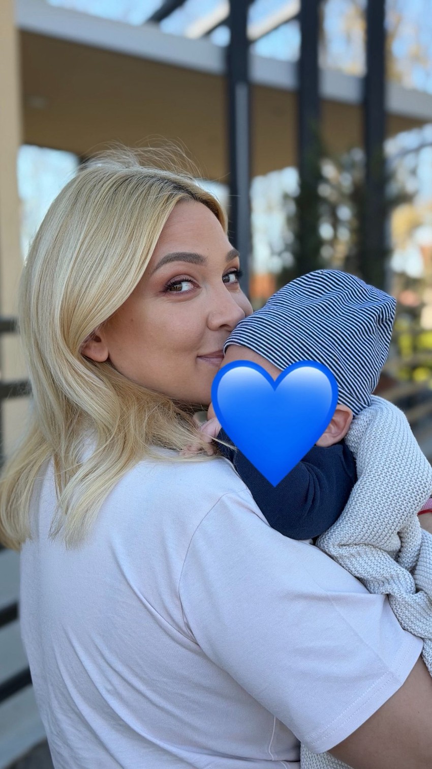 Milica Todorović sa sinom Bogdanom