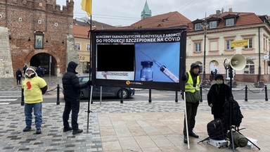 Poseł PO idzie na wojnę z antyszczepionkowcami. "Odpowiedzą za to przed sądem"