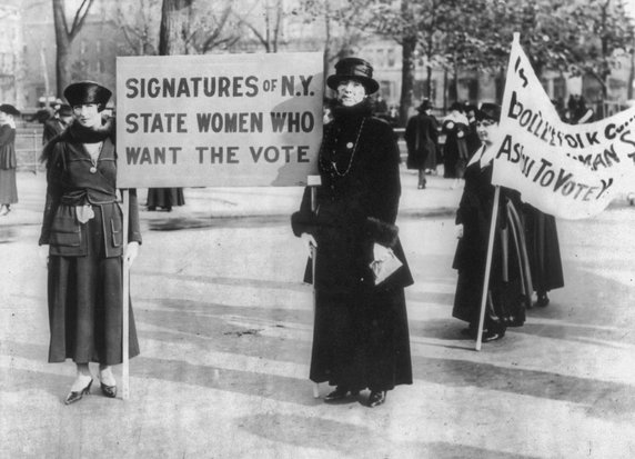 Amerykańskie sufrażystki: Audre Osborne i James S. Stevens podczas protestów w 1917 r.