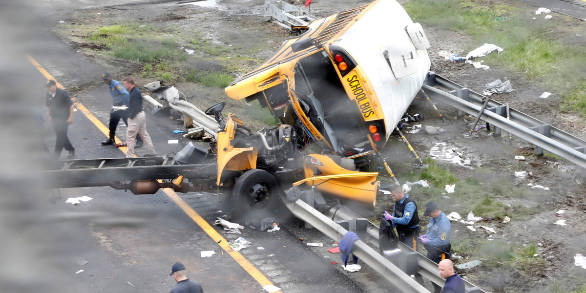Zderzenie szkolnego autobusu z ciężarówką. Są ofiary