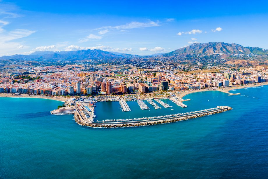 Fuengirola na wybrzeżu Costa del Sol w Hiszpanii. 