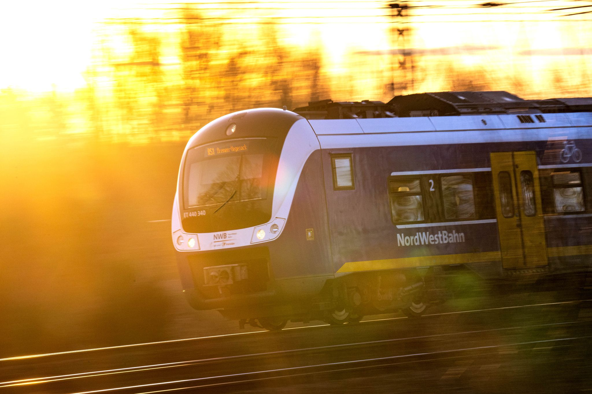 Niedersachsen: 48 Fahrgäste 2,5 Stunden in heißem Zug