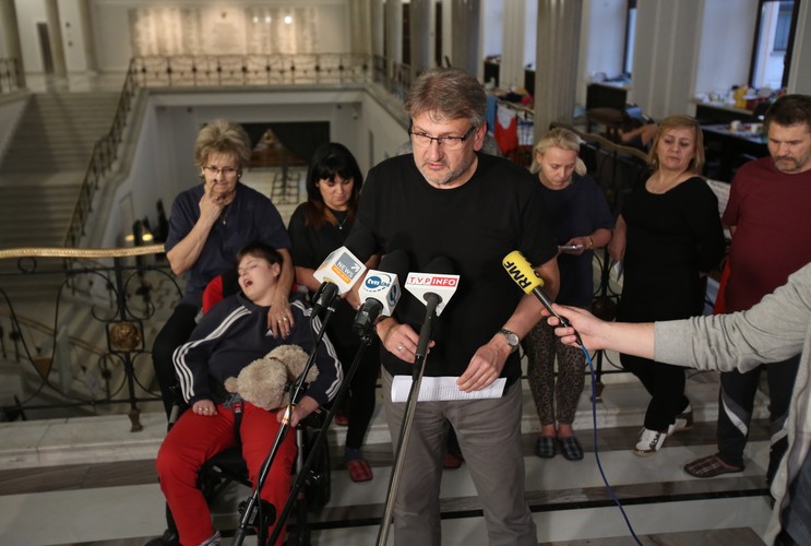 Rodzice niepełnosprawnych dzieci protestują w Sejmie