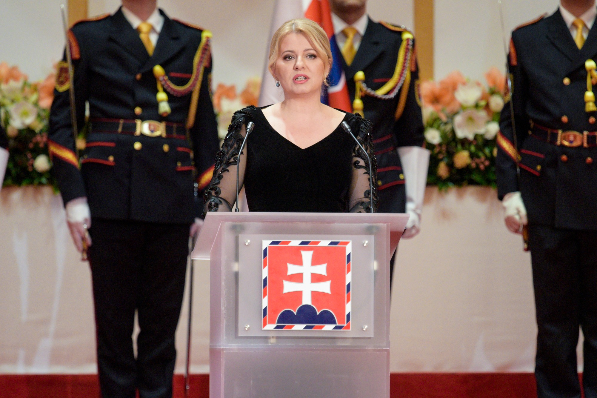 Prezidentka SR Zuzana Čaputová udelila v nedeľu 1. januára 2023 pri príležitosti 30. výročia vzniku Slovenskej republiky štátne vyznamenania 28 osobnostiam.