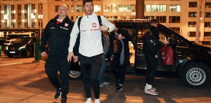 Robert Lewandowski przeprosił,  potem zatrzymali go kibice. Mamy zdjęcia!