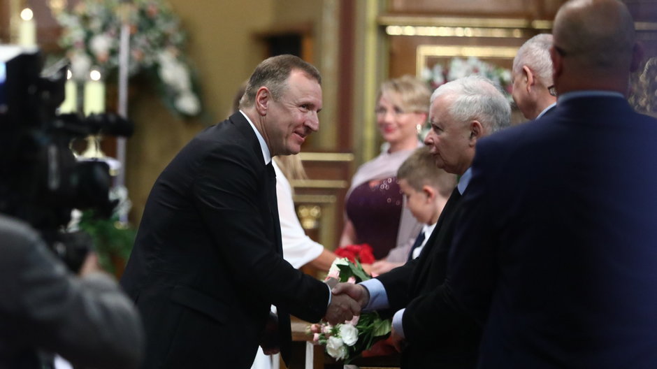 Jarosław Kaczyński na ślubie Jacka Kurskiego 