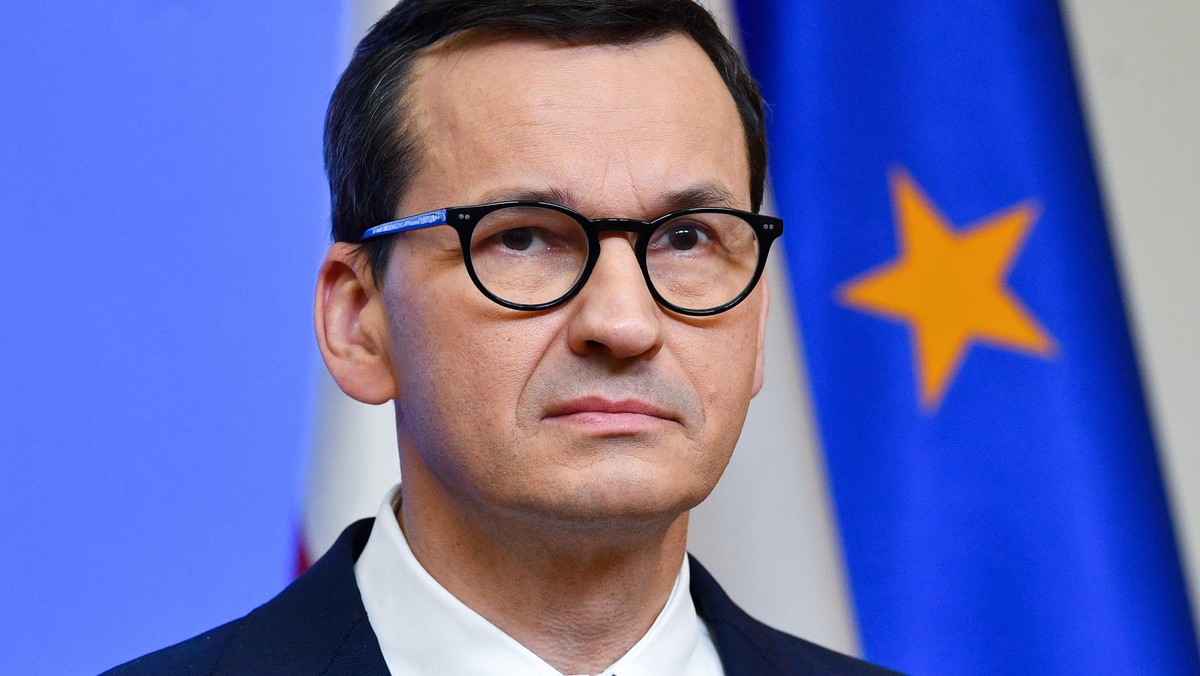 Premier Mateusz Morawiecki podczas konferencji prasowej po zakończeniu szczytu Rady Europejskiej