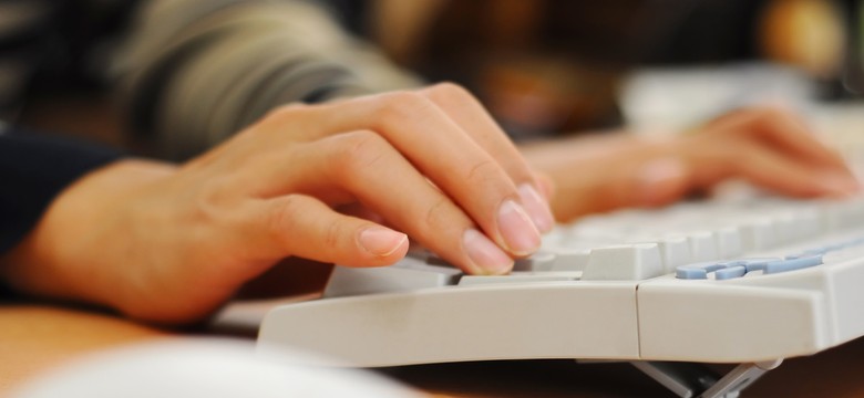 Ten haker ma na koncie Episkopat i ABW