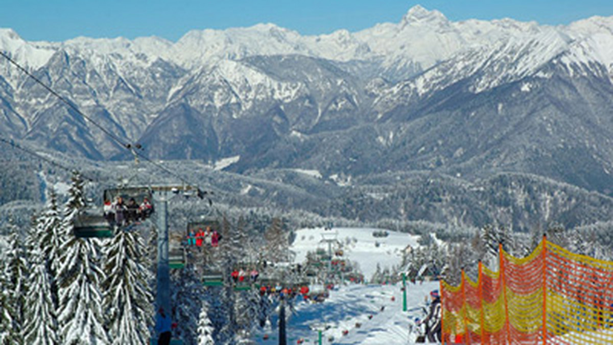 Słowenia jest jednym z najbardziej górzystych państw Europy. Góry i wzniesienia zajmują ponad 2/3 jej powierzchni. Słoweńcy świetnie to wykorzystali tworząc swoją infrastrukturę turystyczną - to raj dla narciarzy i snowboardzistów.